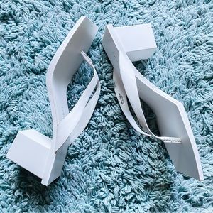 BRAND NEW CHINESE LAUNDRY HEELS